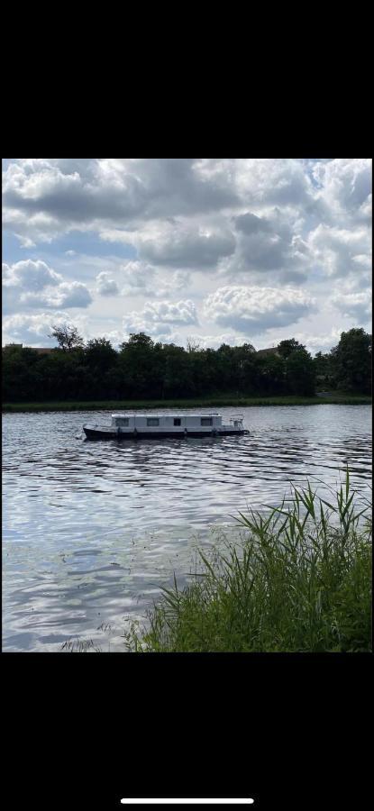 Zouw Hausboat Zakotven -Pouze Ubytovani Roudnice nad Labem Esterno foto
