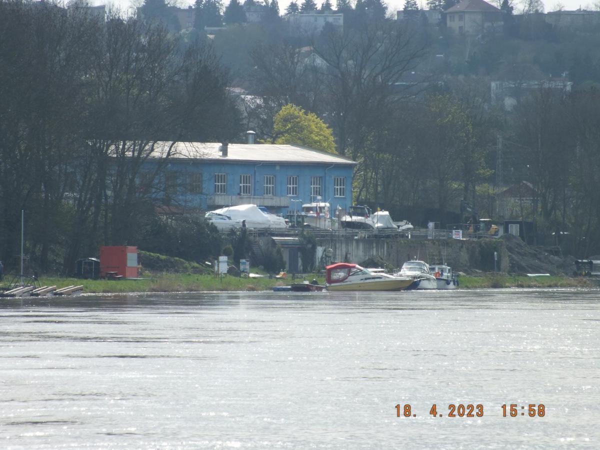Zouw Hausboat Zakotven -Pouze Ubytovani Roudnice nad Labem Esterno foto