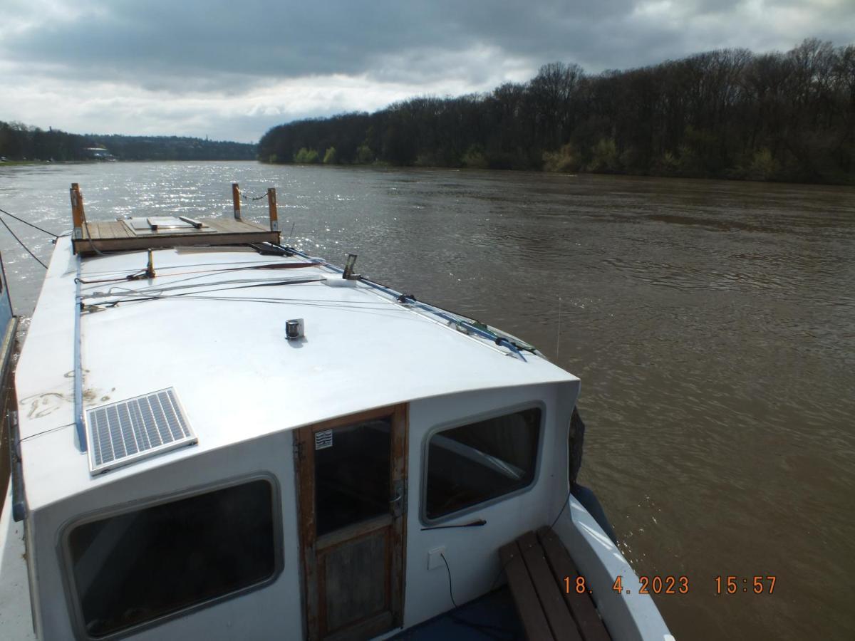 Zouw Hausboat Zakotven -Pouze Ubytovani Roudnice nad Labem Esterno foto