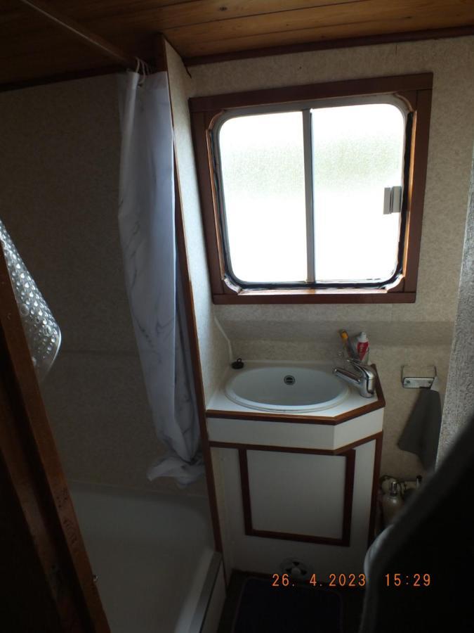 Zouw Hausboat Zakotven -Pouze Ubytovani Roudnice nad Labem Esterno foto