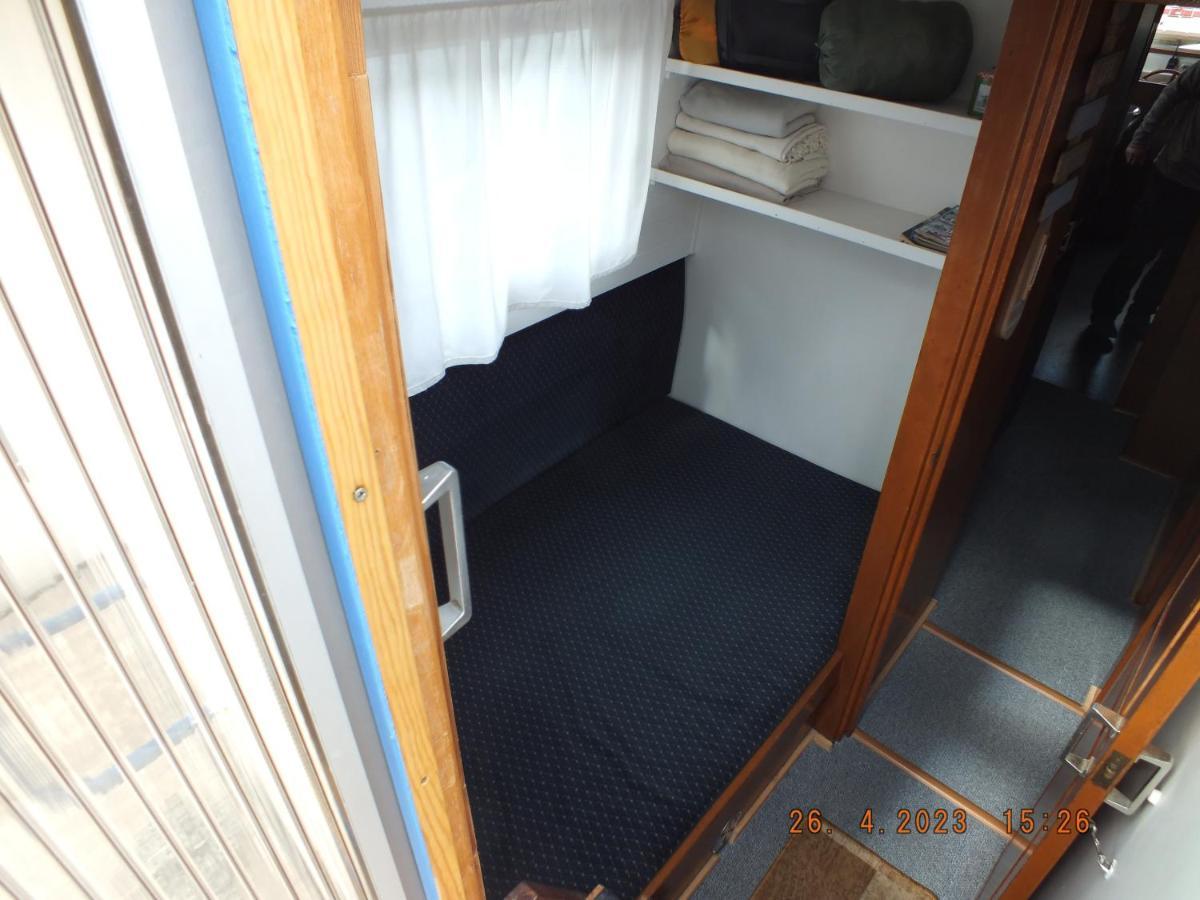 Zouw Hausboat Zakotven -Pouze Ubytovani Roudnice nad Labem Esterno foto