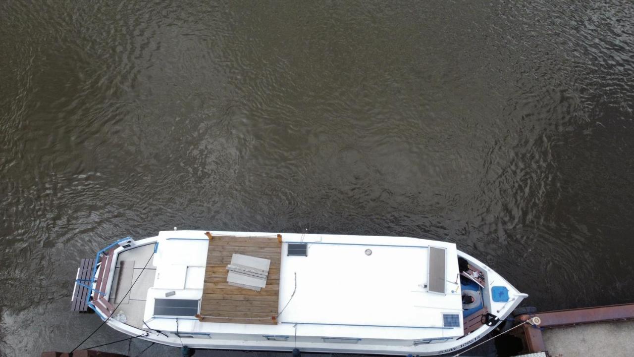 Zouw Hausboat Zakotven -Pouze Ubytovani Roudnice nad Labem Esterno foto