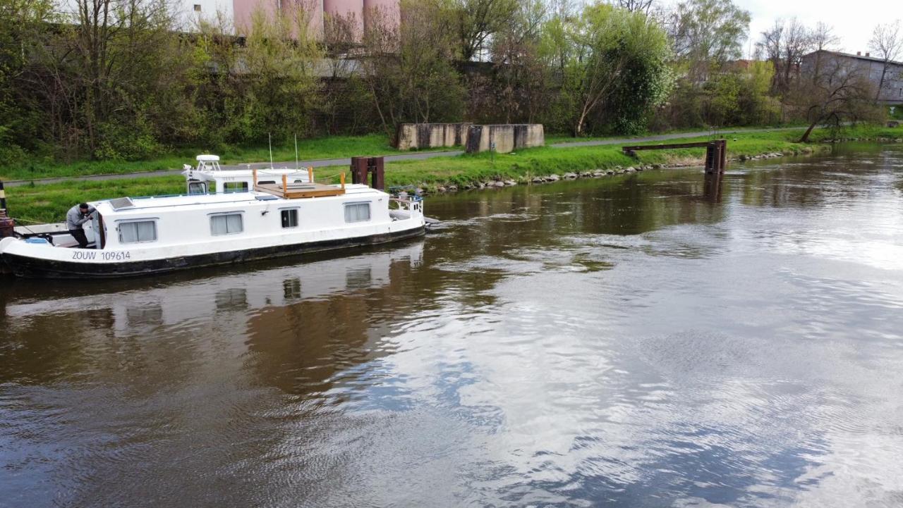 Zouw Hausboat Zakotven -Pouze Ubytovani Roudnice nad Labem Esterno foto