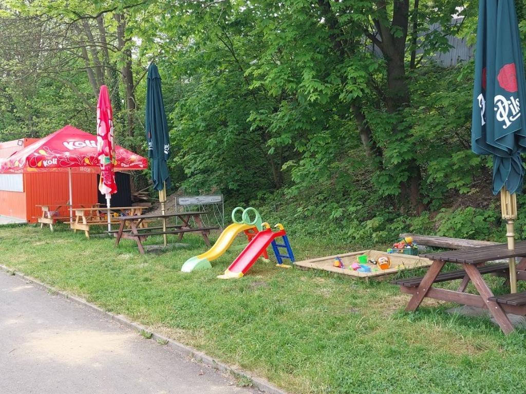 Zouw Hausboat Zakotven -Pouze Ubytovani Roudnice nad Labem Esterno foto