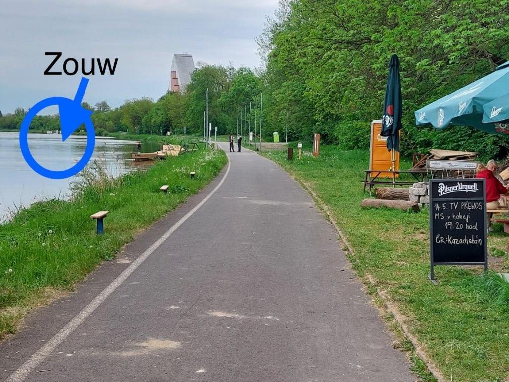 Zouw Hausboat Zakotven -Pouze Ubytovani Roudnice nad Labem Esterno foto